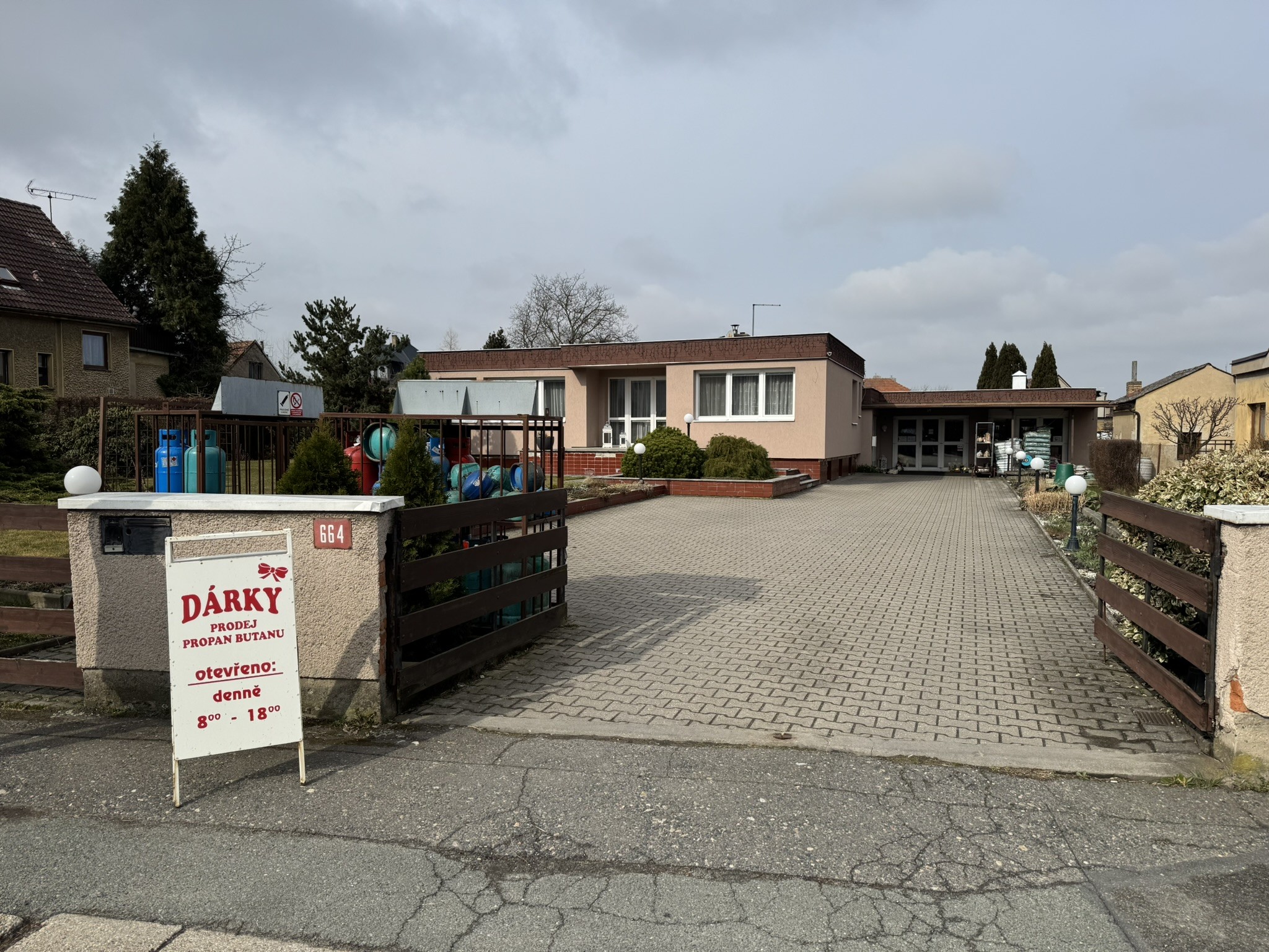 Firemní prodejna, Uhlířské Janovice Kolínská 664