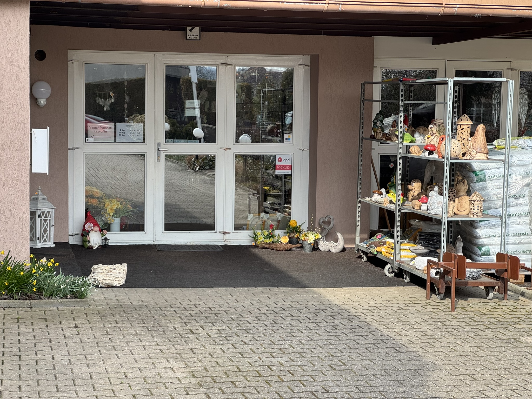 Firemní prodejna, Uhlířské Janovice Kolínská 664