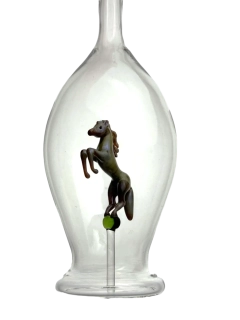 Karafa kůň hnědý