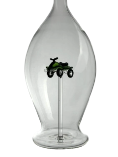 Karafa čtyřkolka